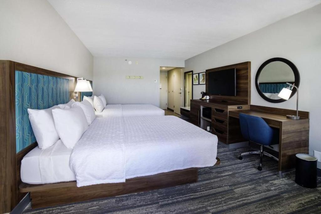 Holiday Inn Express Hotel & Suites Port Charlotte Exteriör bild