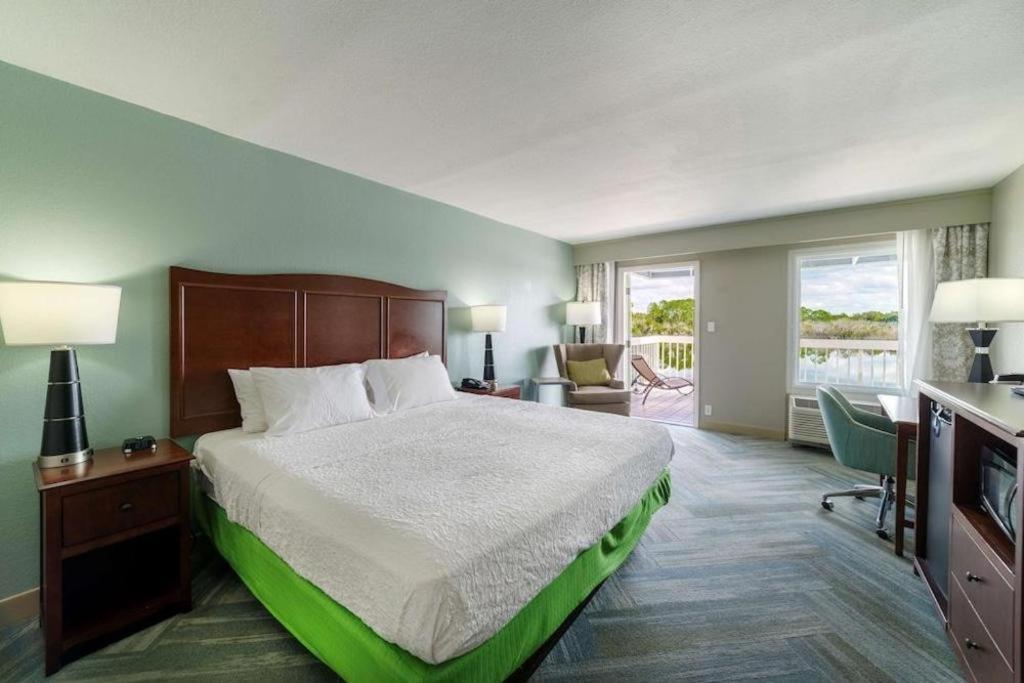 Holiday Inn Express Hotel & Suites Port Charlotte Exteriör bild