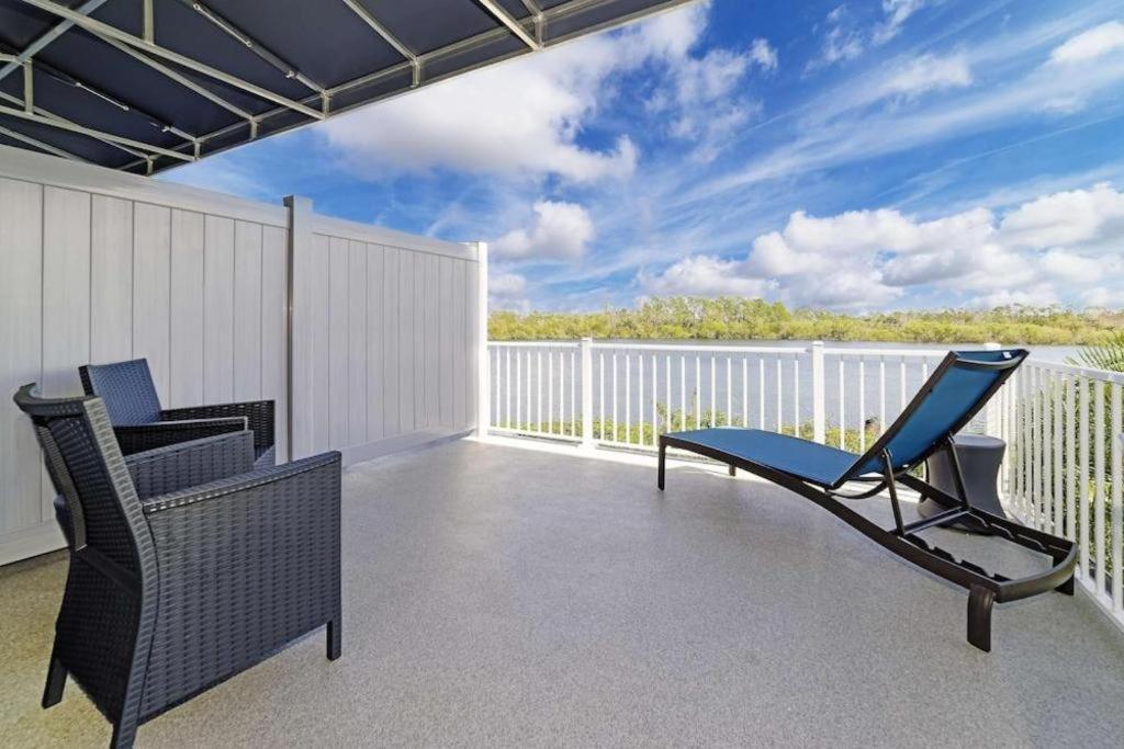 Holiday Inn Express Hotel & Suites Port Charlotte Exteriör bild