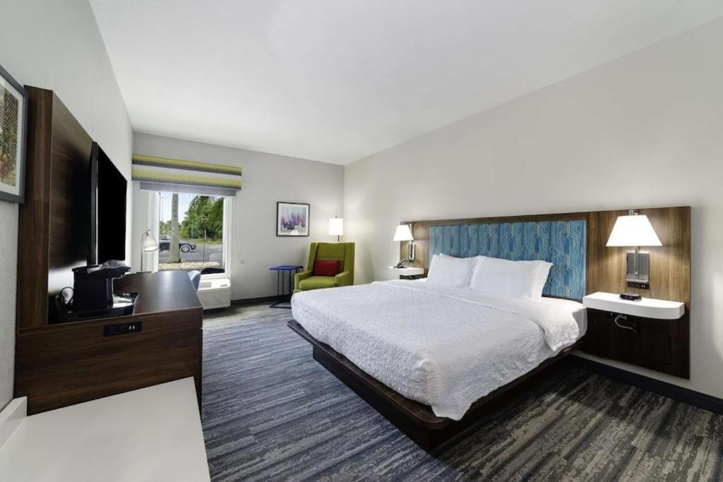 Holiday Inn Express Hotel & Suites Port Charlotte Exteriör bild